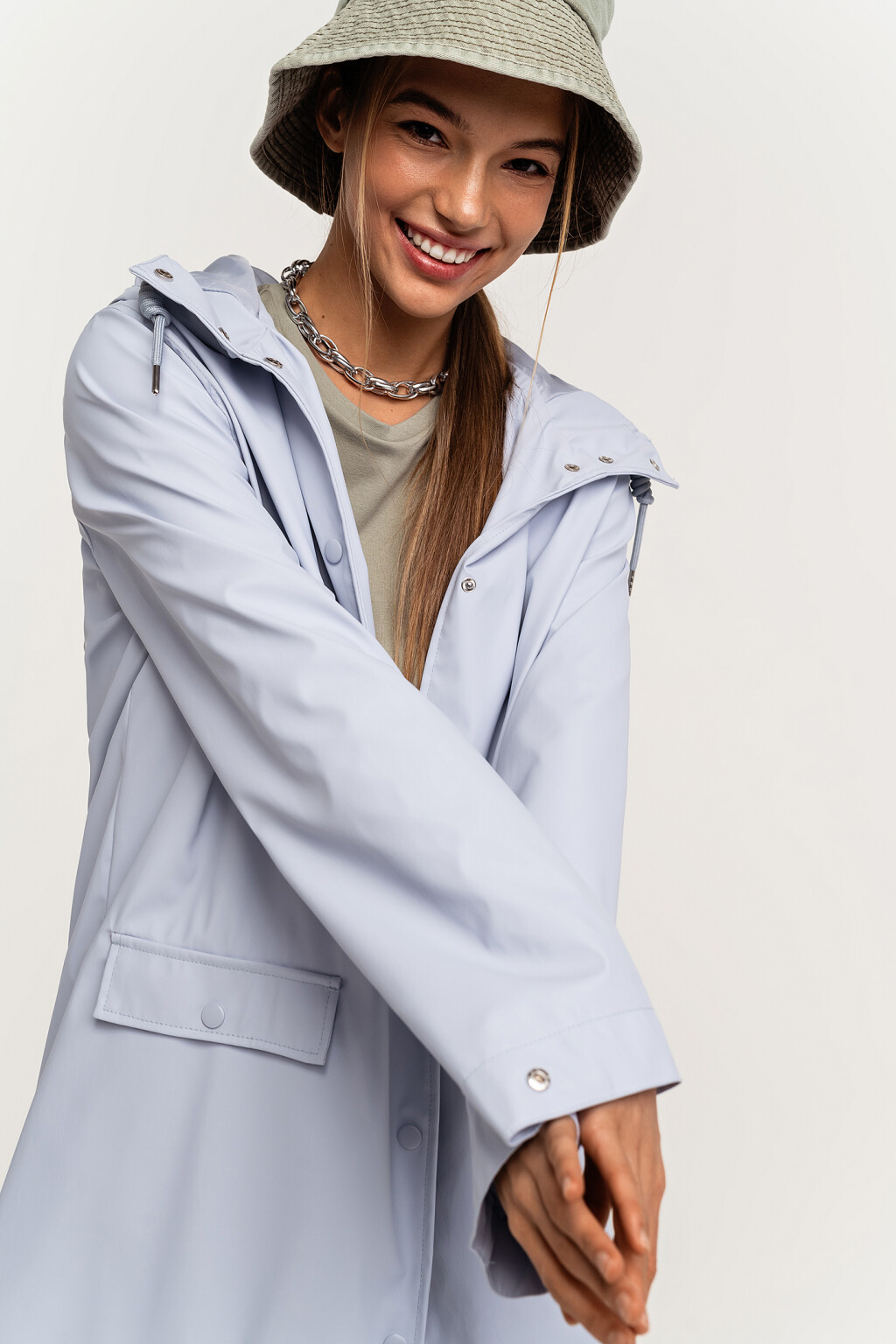 Плащ а-силуэта на кнопках с капюшоном - цвет голубой - 1