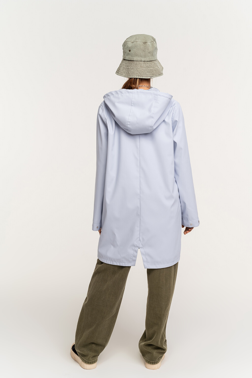 Плащ а-силуэта на кнопках с капюшоном - цвет голубой - 5