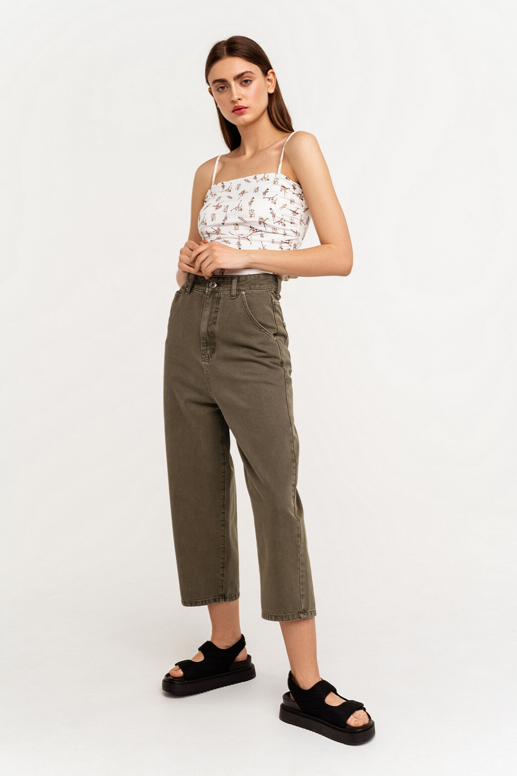 Джинсы-бананы укороченные - цвет зеленый - 2