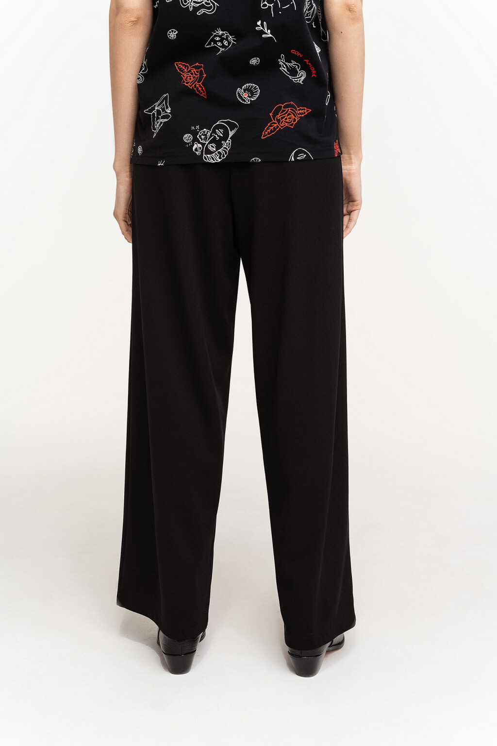 Брюки широкие с эластичным поясом на завязках - цвет черный - 3