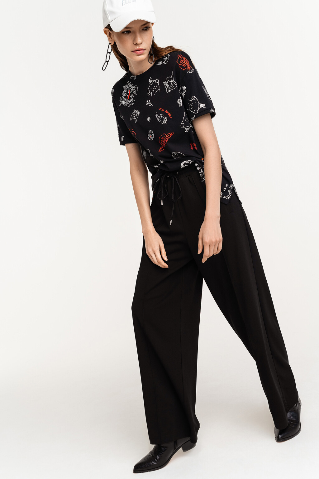 Брюки широкие с эластичным поясом на завязках - цвет черный - 4