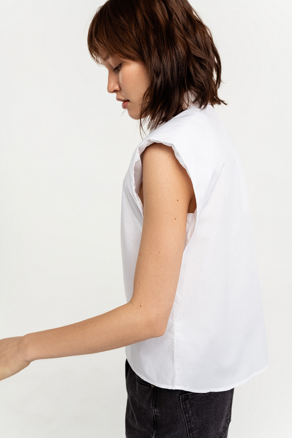 Рубашка хлопковая без рукавов с подплечниками - цвет белый - 3
