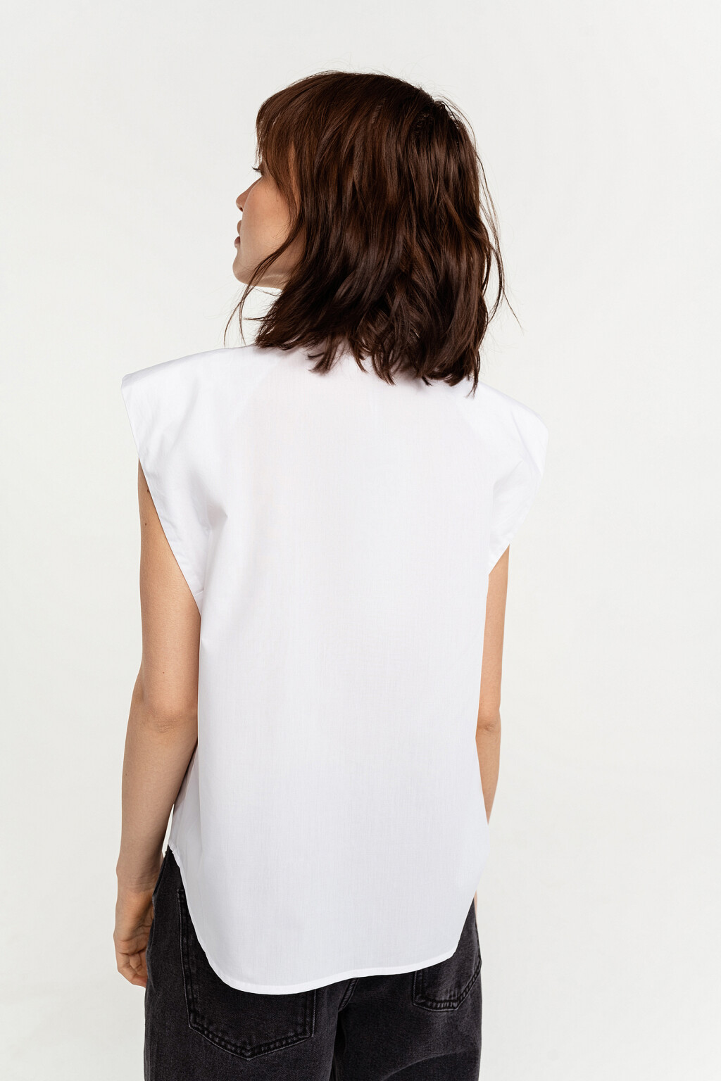 Рубашка хлопковая без рукавов с подплечниками - цвет белый - 4