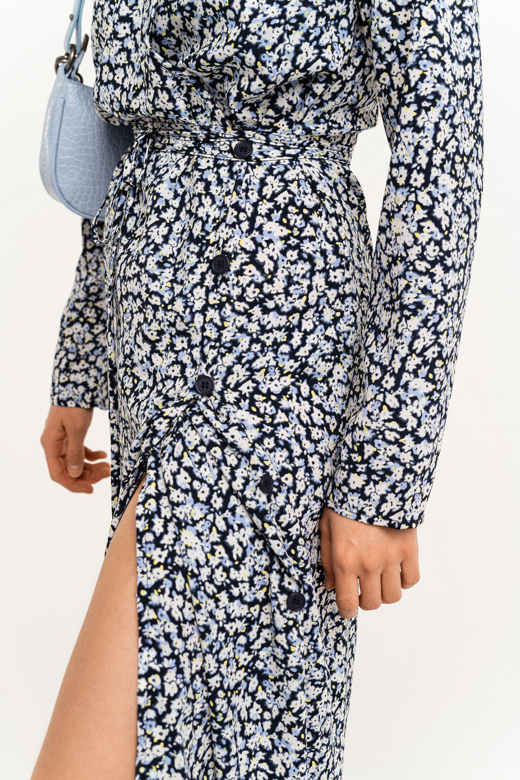 Платье с запахом на пуговицах - цвет синий - 3