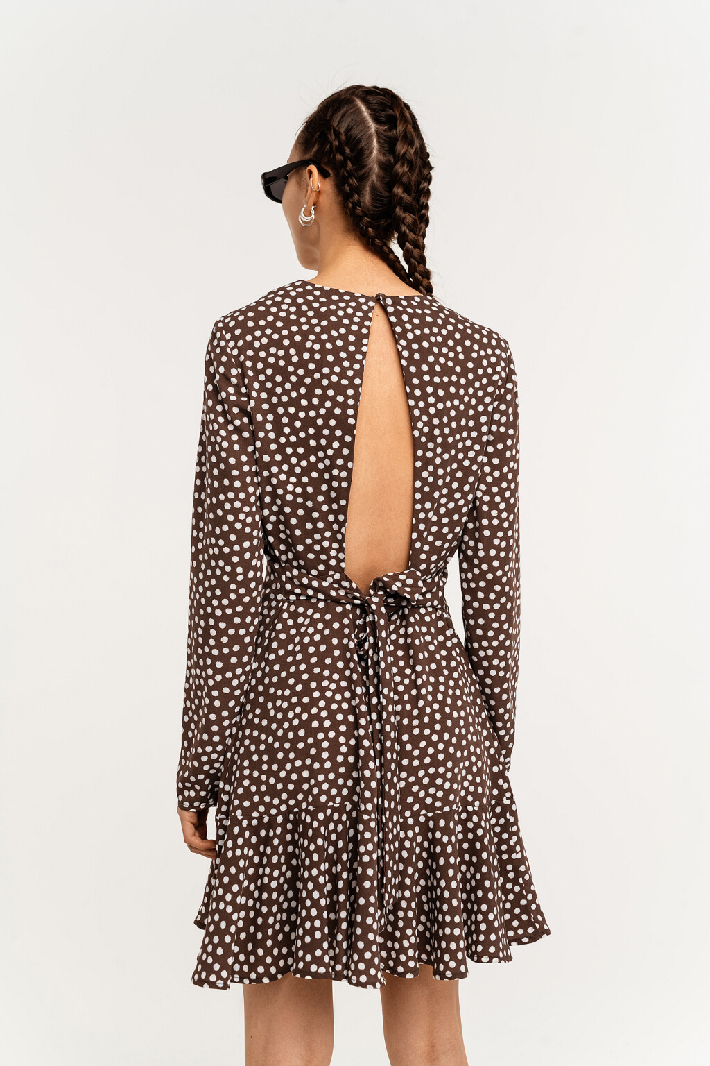 платье с воланом и открытой спиной - цвет коричневый - 4