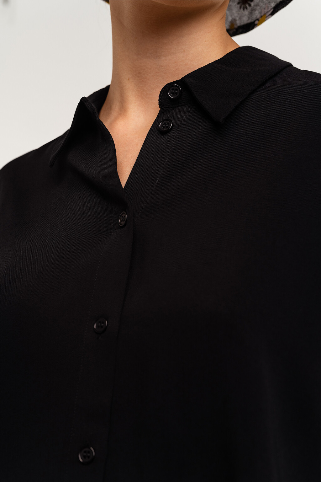 рубашка oversize вискозная с коротким рукавом - цвет черный - 5