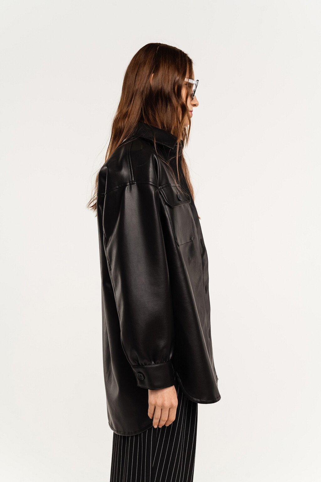 Куртка-рубашка из искусственной кожи - цвет черный - 4