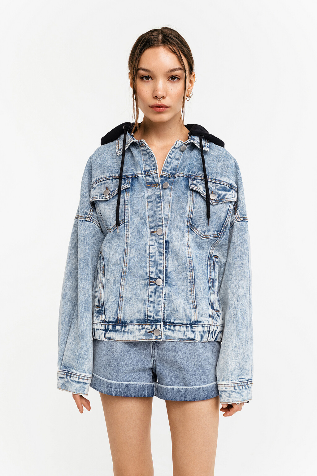 куртка джинсовая женская - цвет голубой - 2