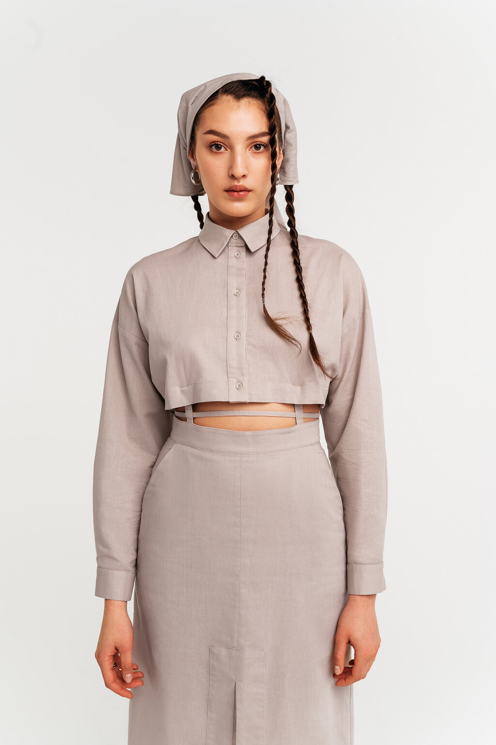 Платье-рубашка с открытой талией и косынкой - цвет бежевый - 4