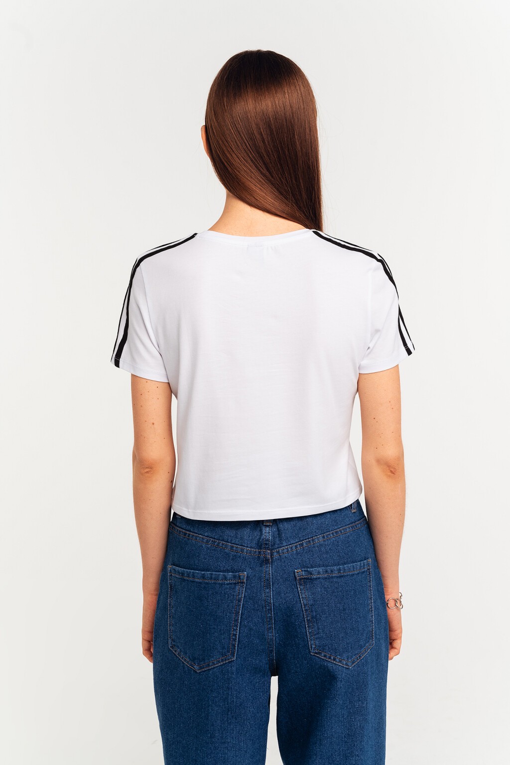 Футболка хлопковая с лампасами на рукавах - цвет белый - 4