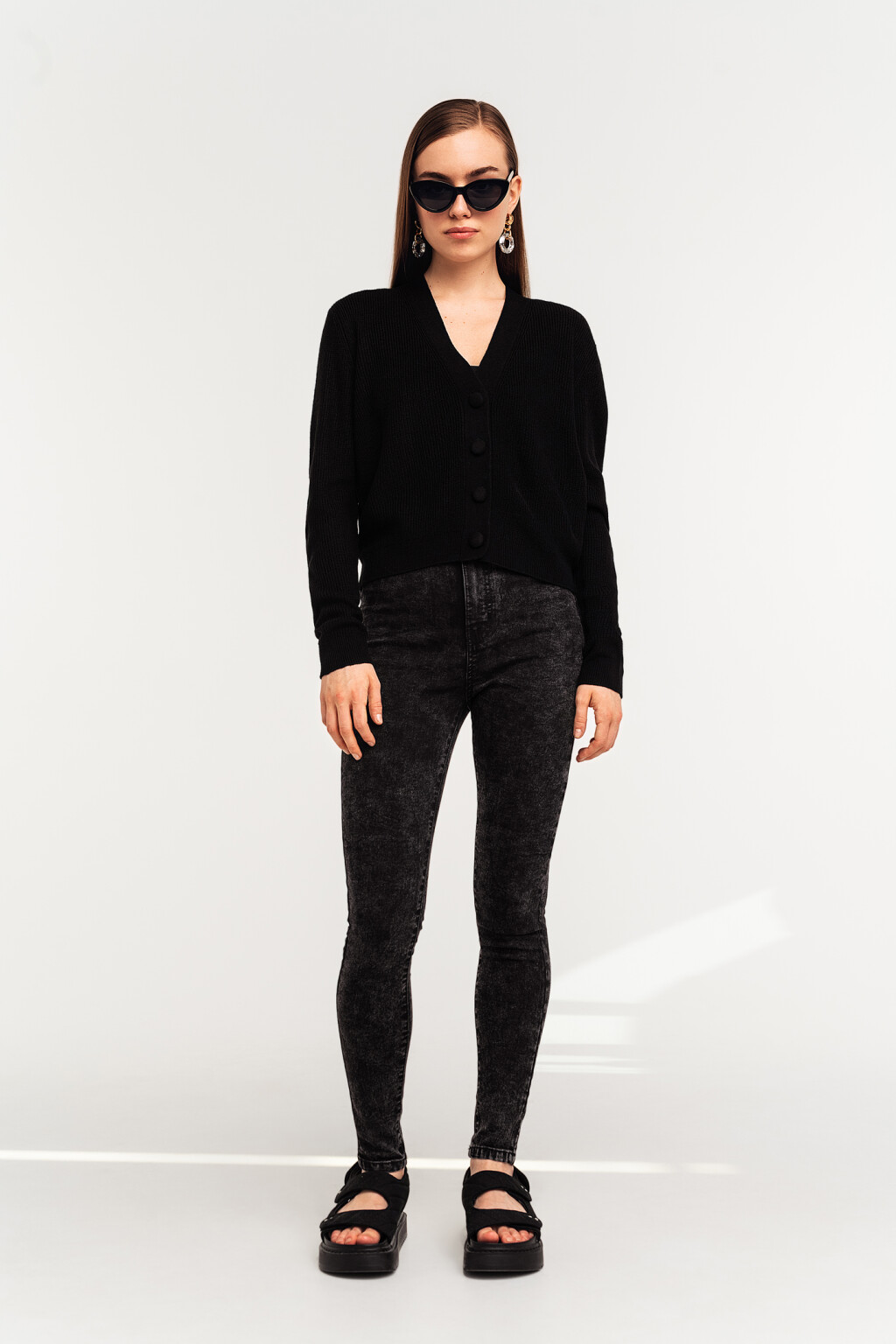 кардиган на пуговицах с v-образным вырезом - цвет черный - 1