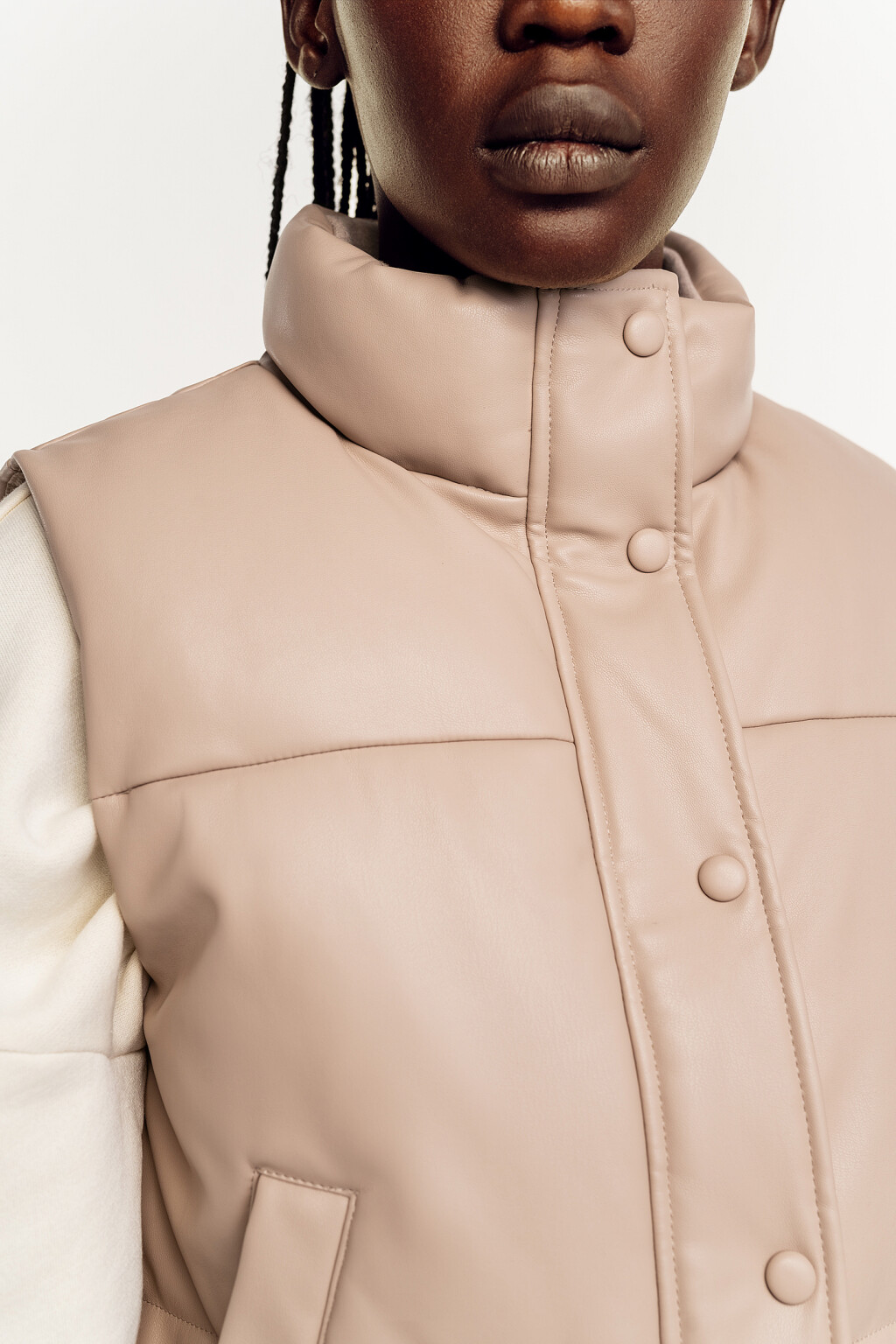 Жилет утепленный из искусственной кожи - цвет бежевый - 5