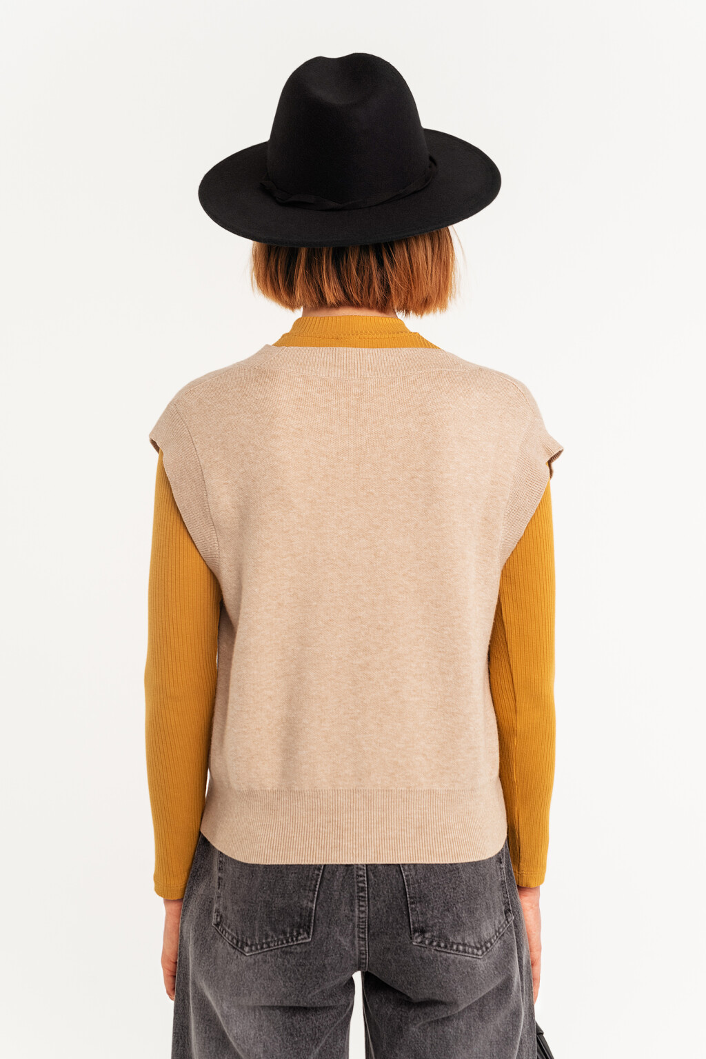 жилет женский   - цвет бежевый - 4