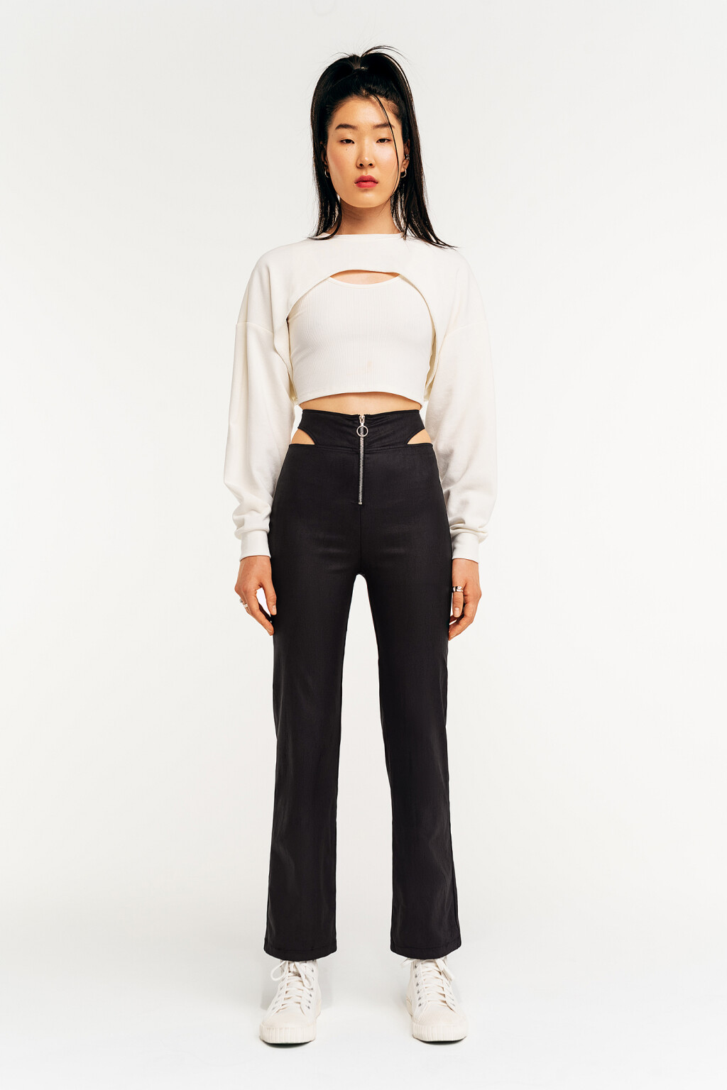 Брюки из искусственной замши с разрезами на бедрах - цвет черный - 1