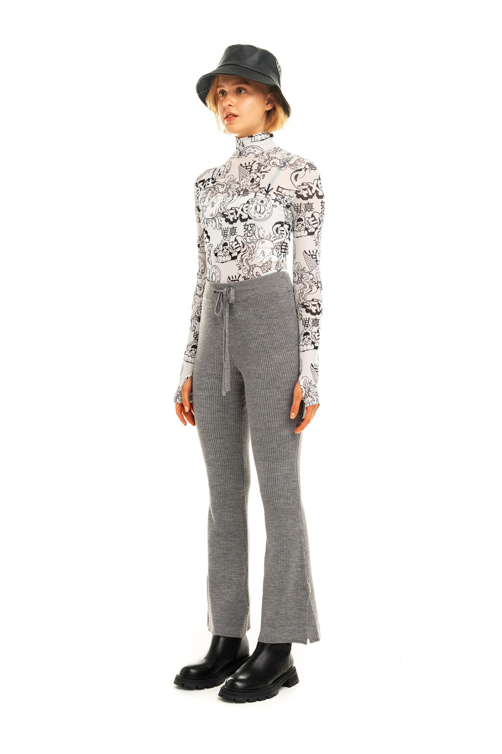 Брюки вязаные в рубчик - цвет серый - 4