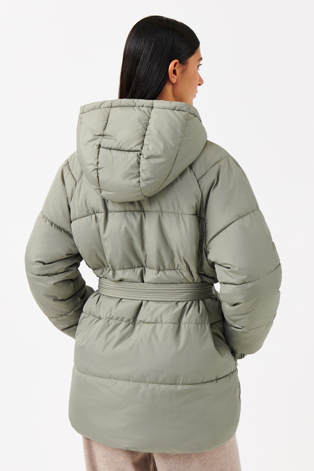 Пуховик стеганый с поясом и капюшоном - цвет зеленый - 3