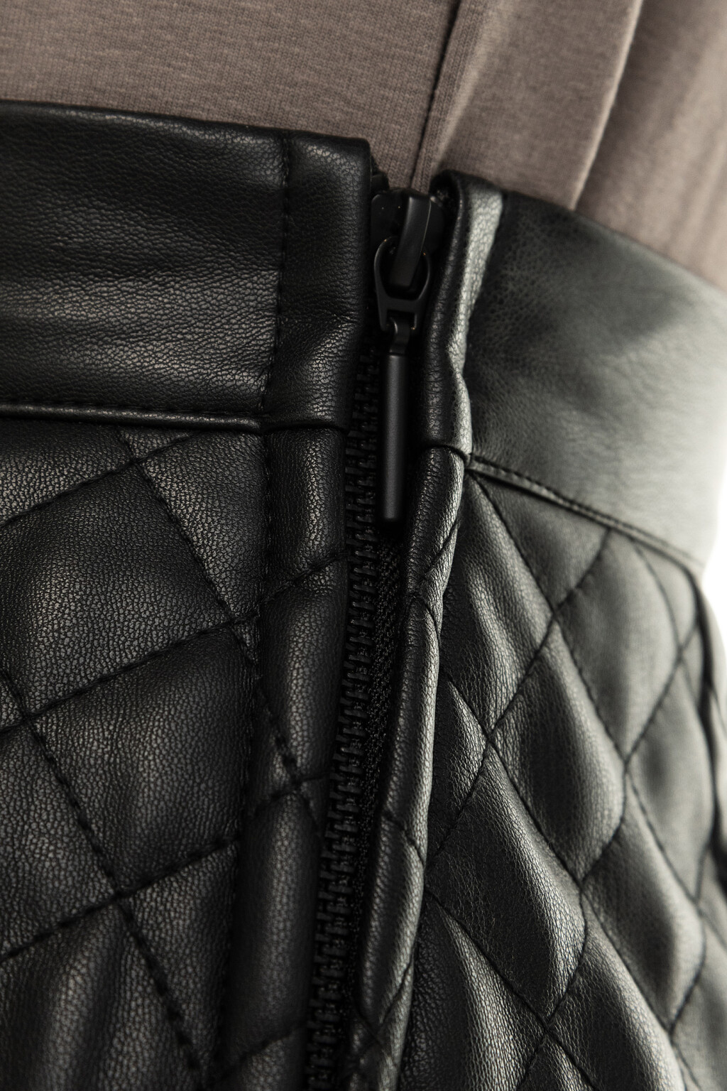 Юбка-трапеция из искусственной кожи - цвет черный - 8