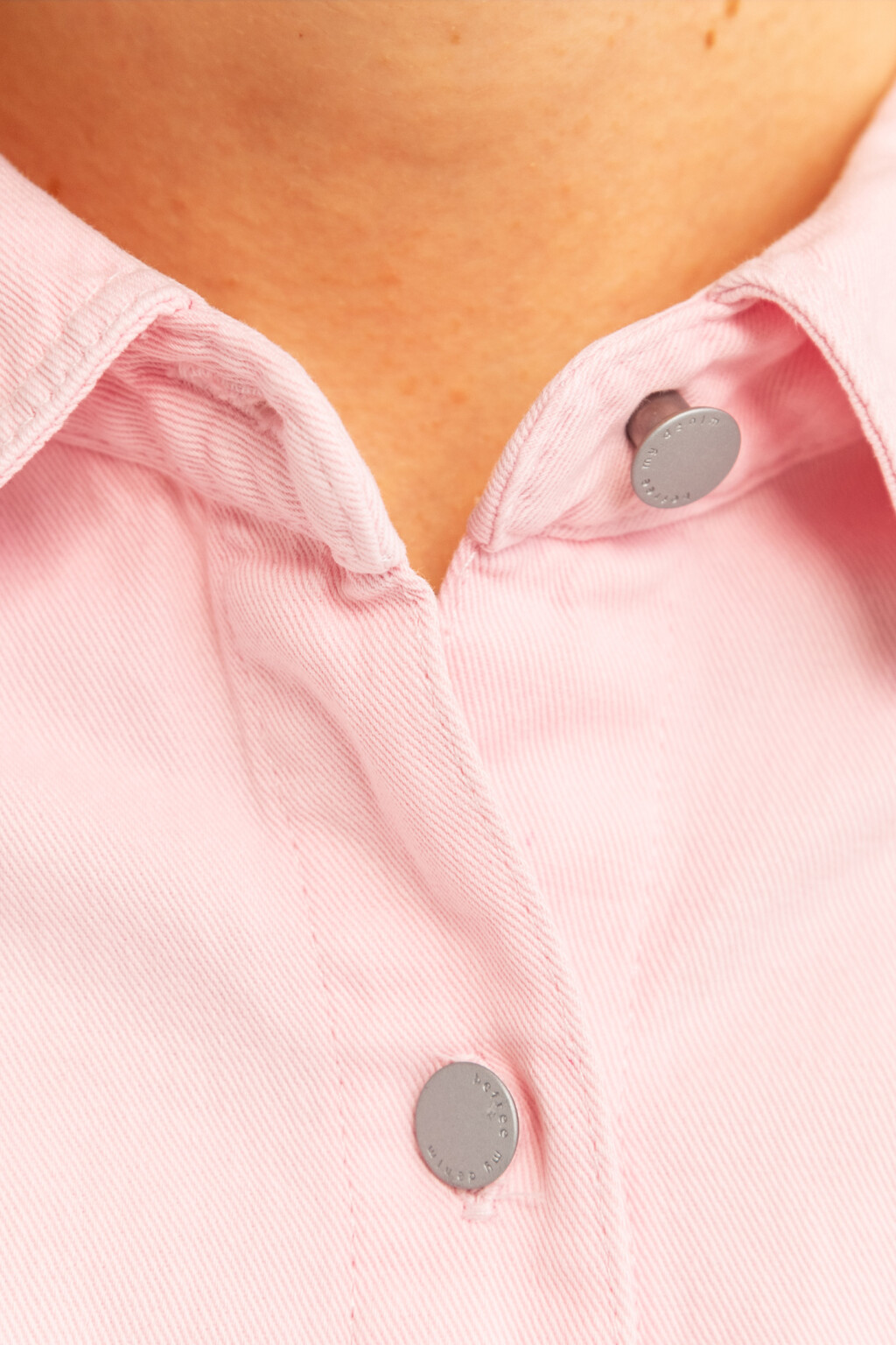 Рубашка джинсовая с необработанным нижним краем - цвет розовый - 7