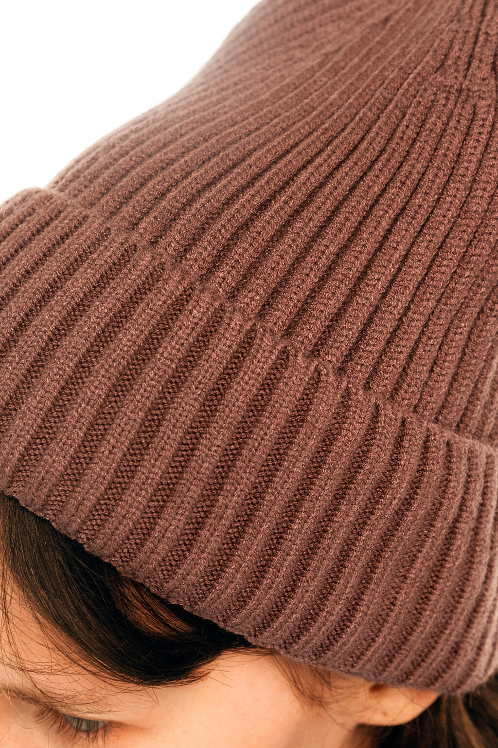 Шапка бини в рубчик - цвет коричневый - 2