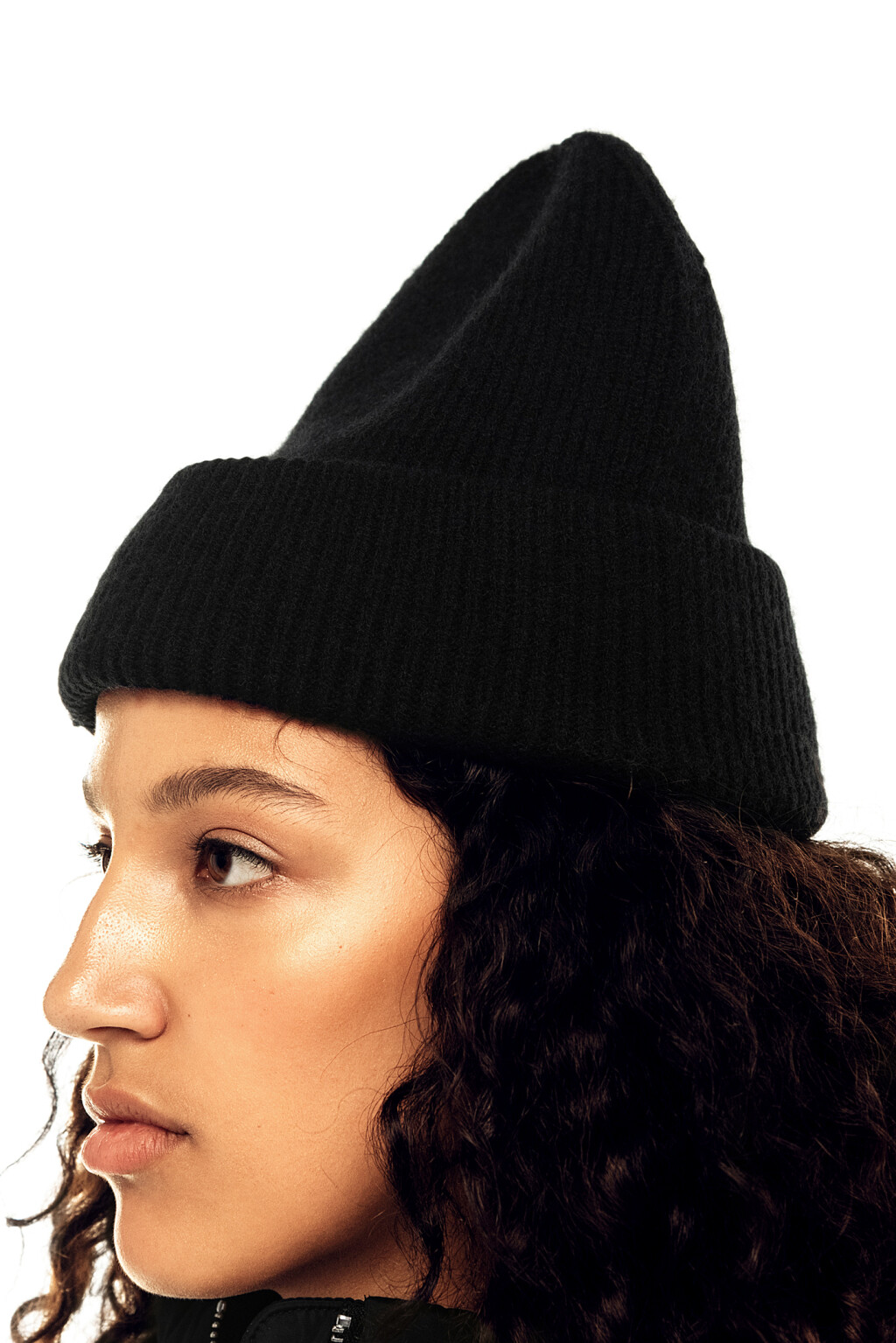 Шапка-бини вязаная с отворотом - цвет черный - 2