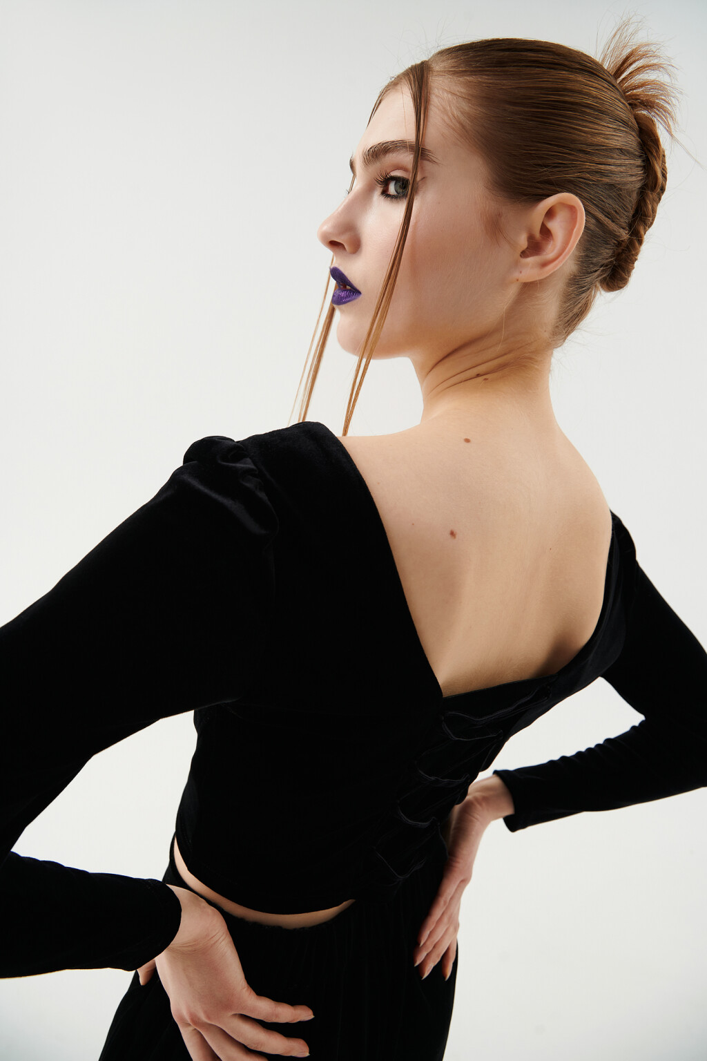 Блузка-корсет из бархата - цвет черный - 7