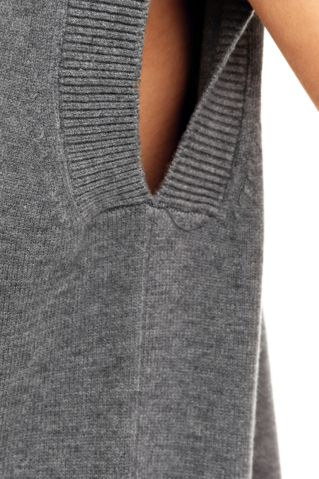 Жилет вязаный с v-образным вырезом - цвет серый - 6