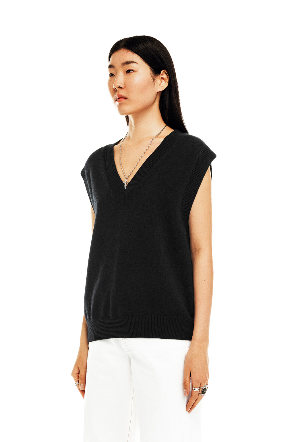 Жилет вязаный с v-образным вырезом - цвет черный - 2