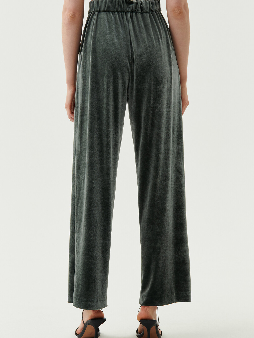 Брюки бархатные на эластичном поясе - цвет зеленый - 1