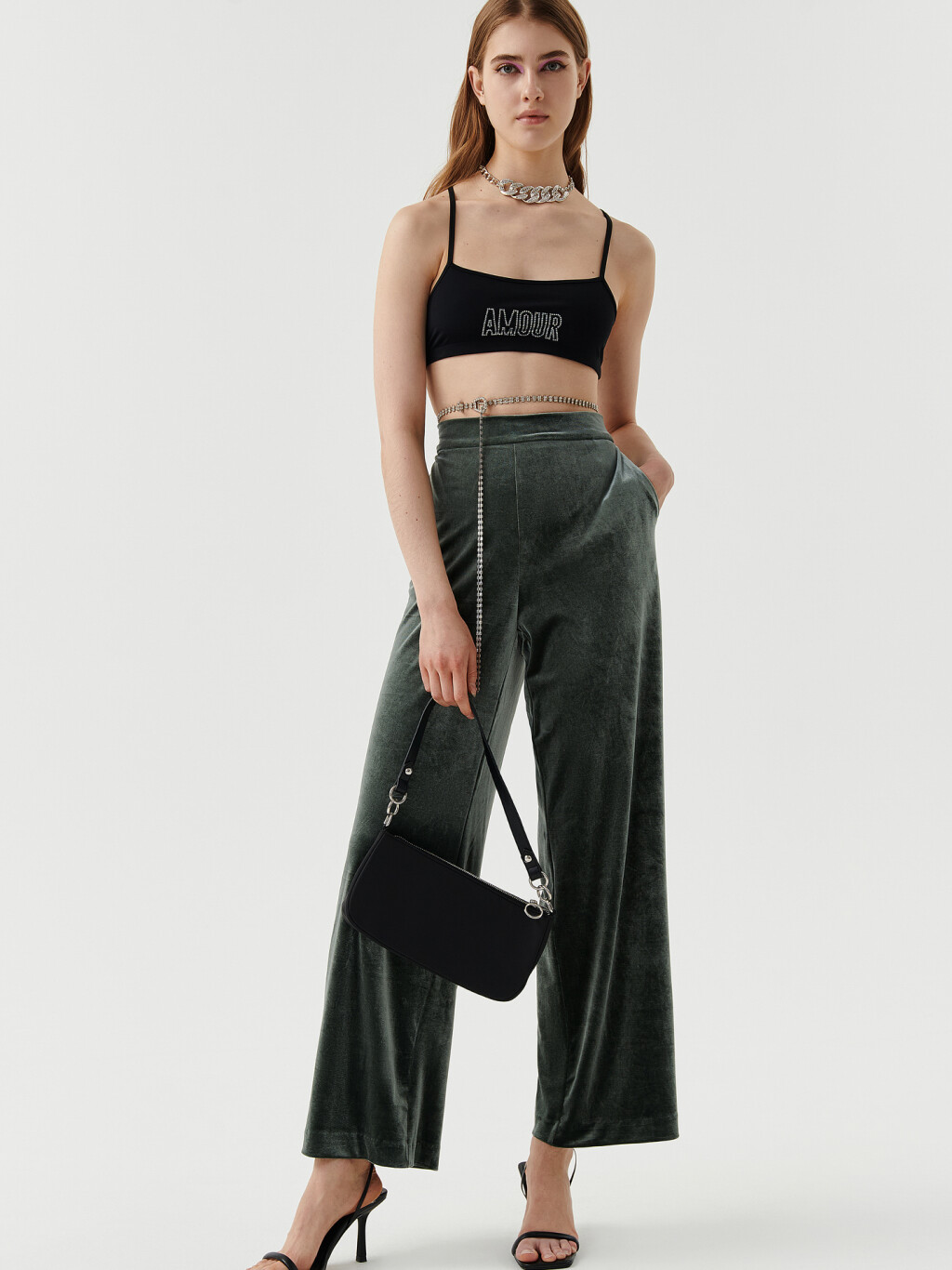 Брюки бархатные на эластичном поясе - цвет зеленый - 2