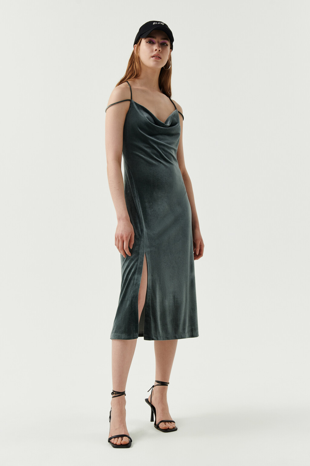 Платье бархатное с перекрестными бретелями на спине - цвет зеленый - 4