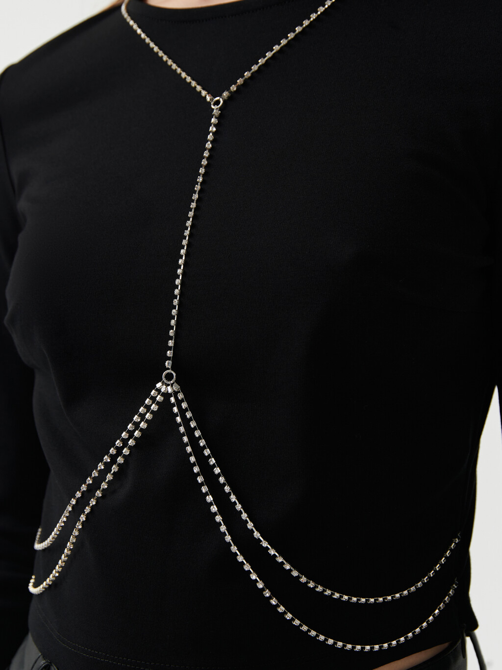 Лонгслив облегающий с портупеей из страз - цвет черный - 6