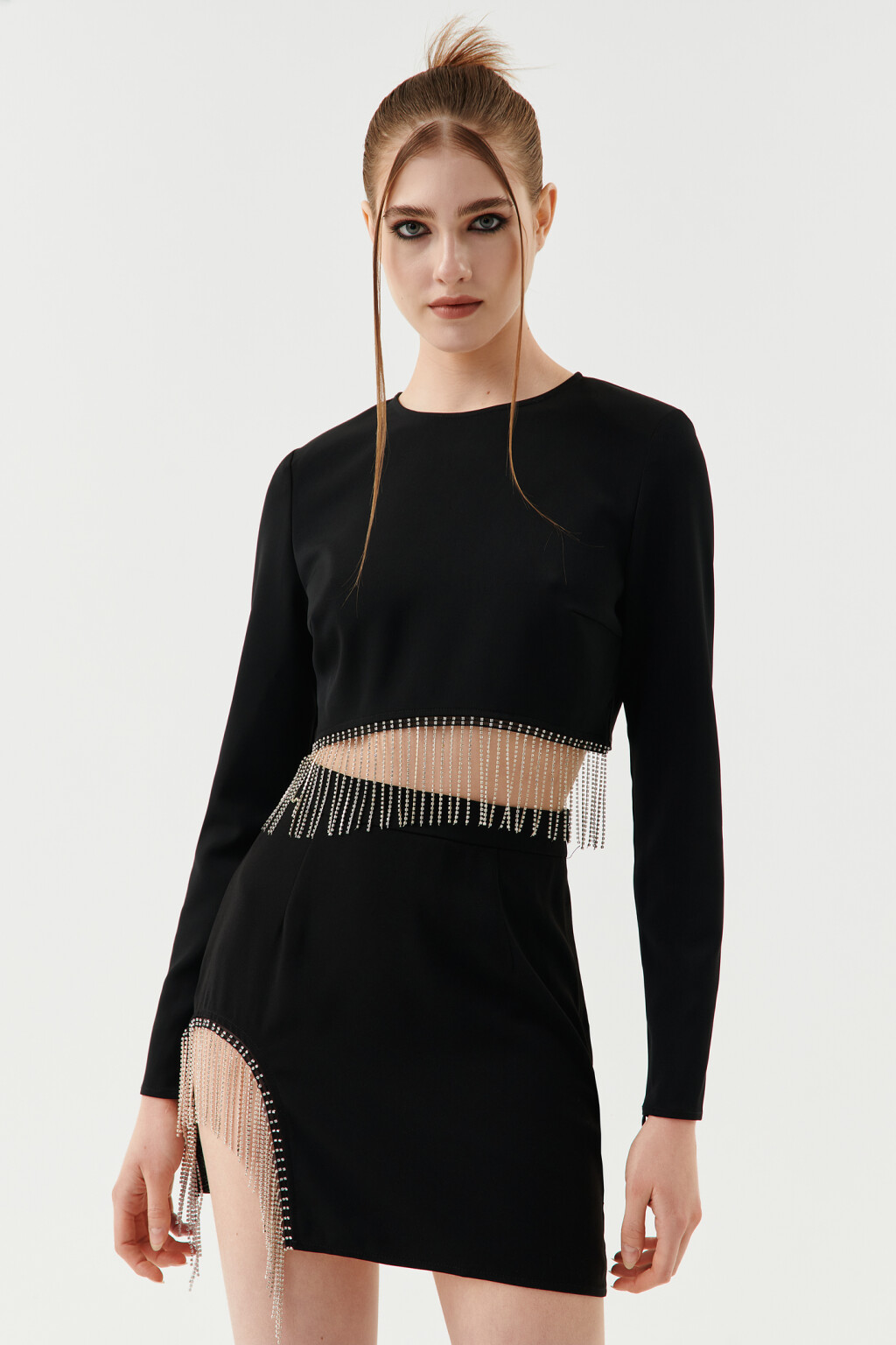 Лонгслив укороченный с бахромой из страз - цвет черный - 3