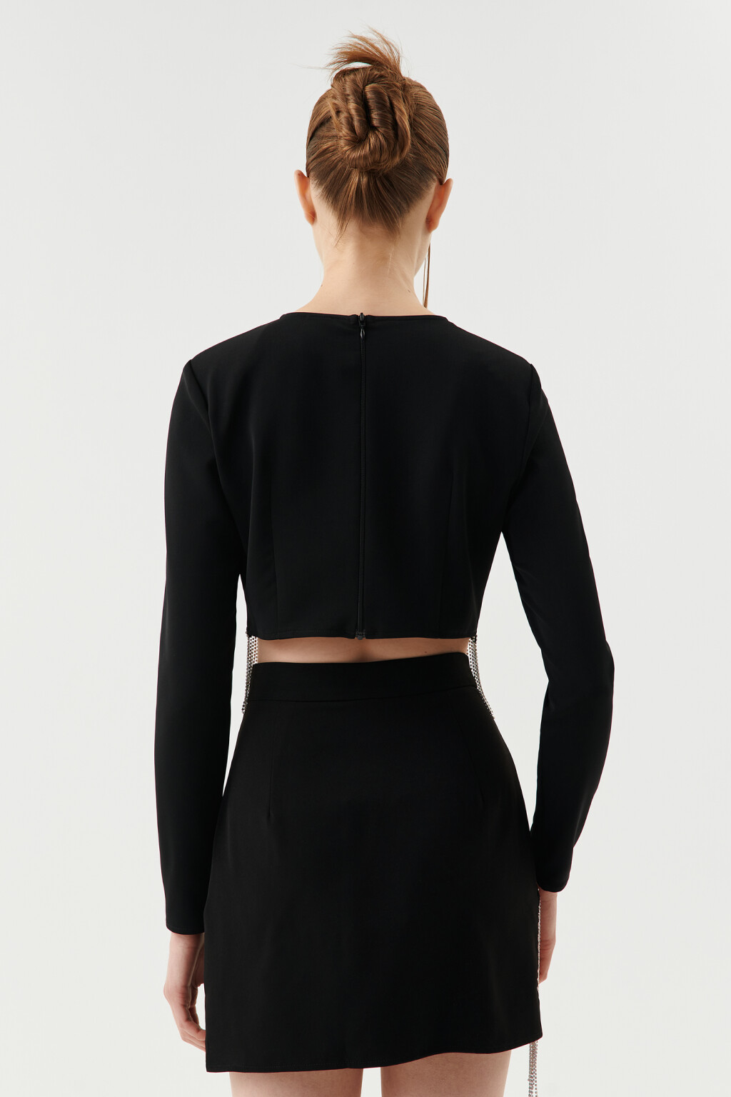 Лонгслив укороченный с бахромой из страз - цвет черный - 1