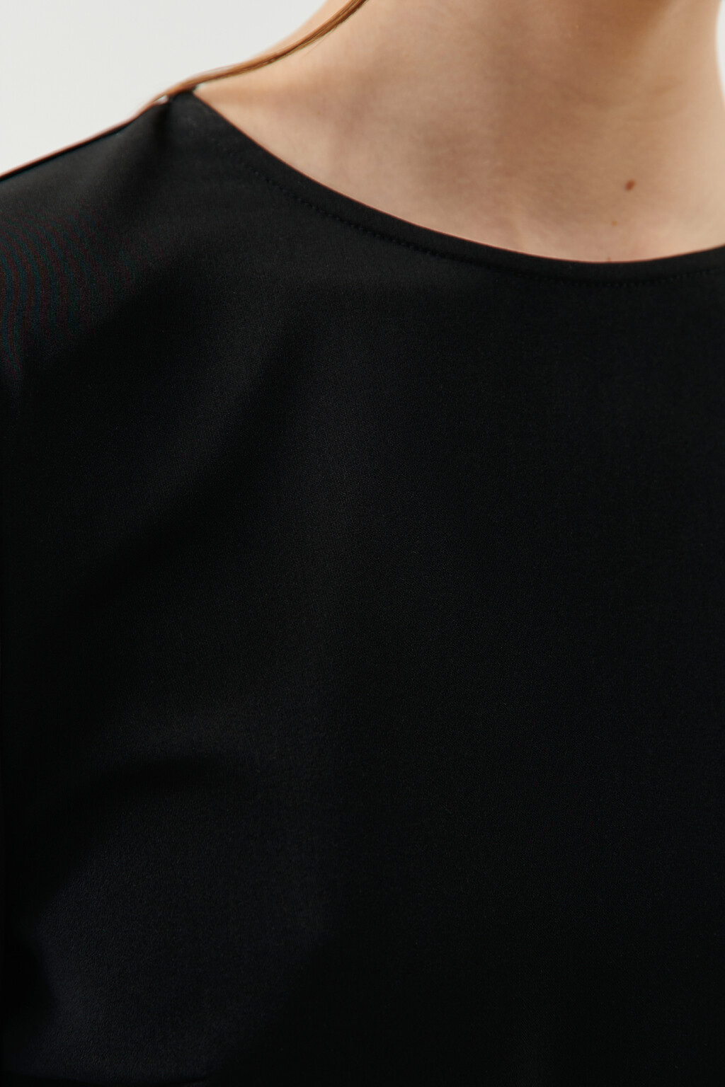 Лонгслив укороченный с бахромой из страз - цвет черный - 5