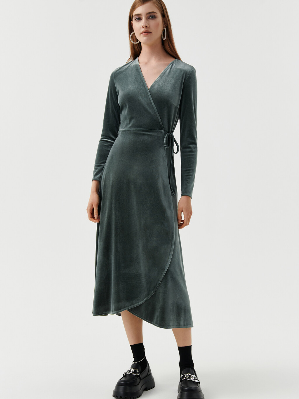 Платье бархатное на запах - цвет зеленый - 1