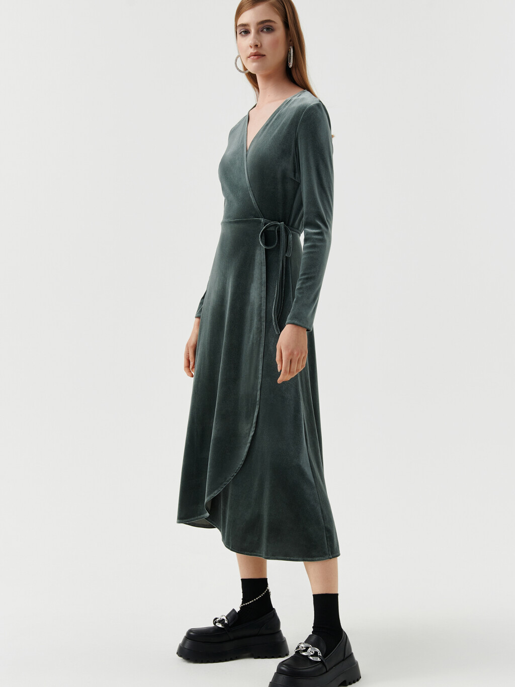 Платье бархатное на запах - цвет зеленый - 4