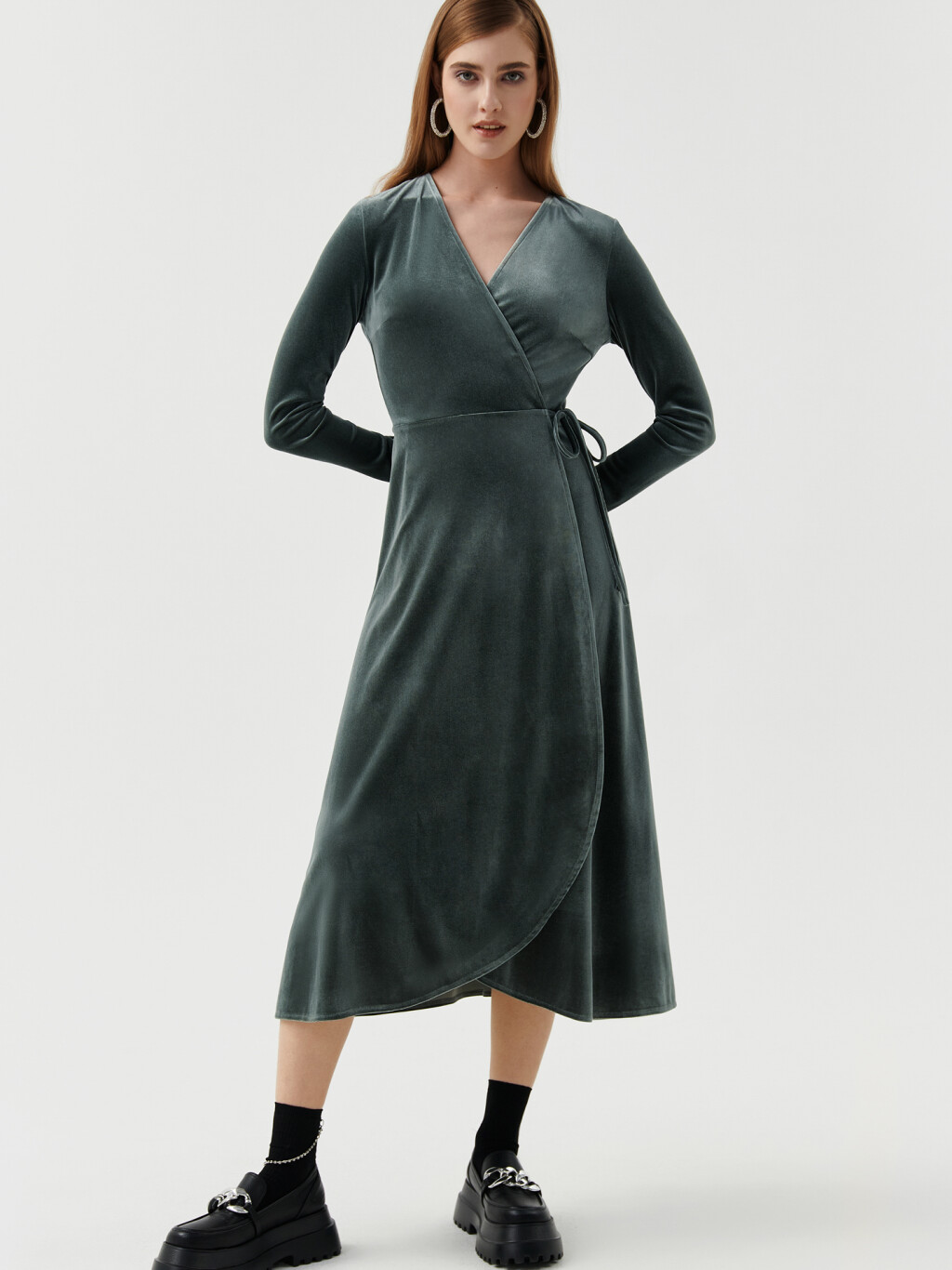 Платье бархатное на запах - цвет зеленый - 5