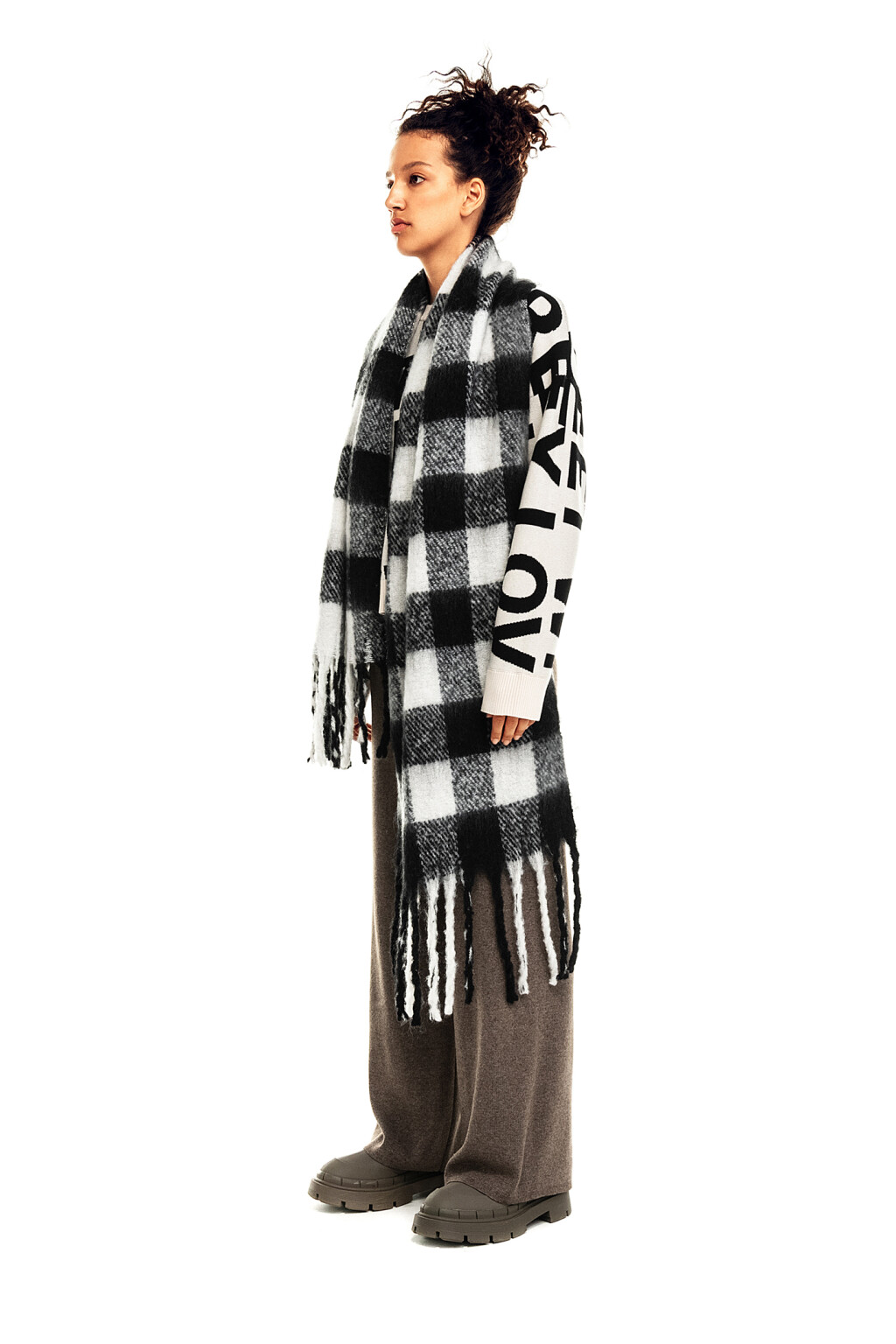 Шарф теплый в клетку - цвет черный - 2