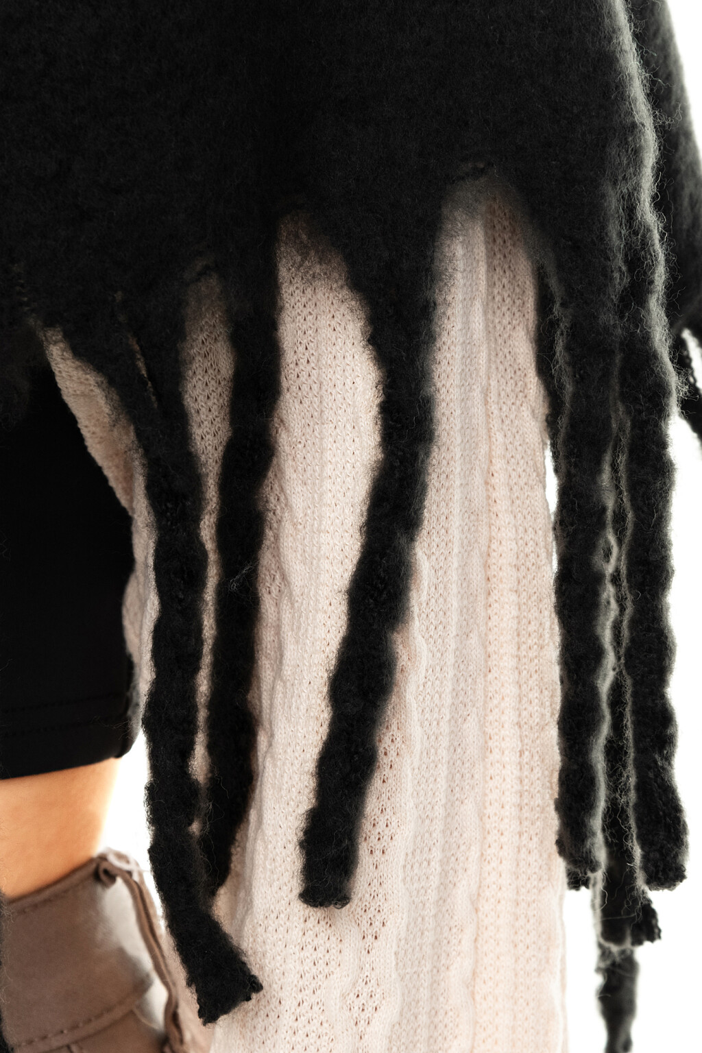 Шарф-палантин пушистый - цвет черный - 4