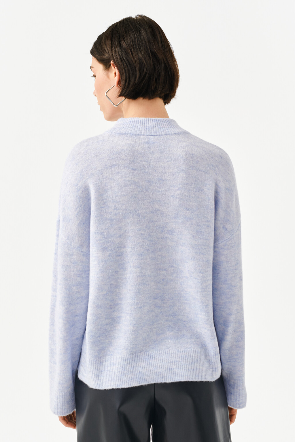 Свитер oversize с широкими рукавами - цвет голубой - 1