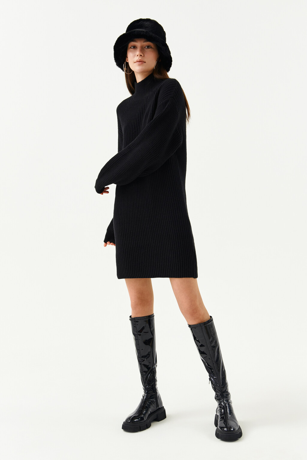 Платье вязаное с воротником-стойкой - цвет черный - 4