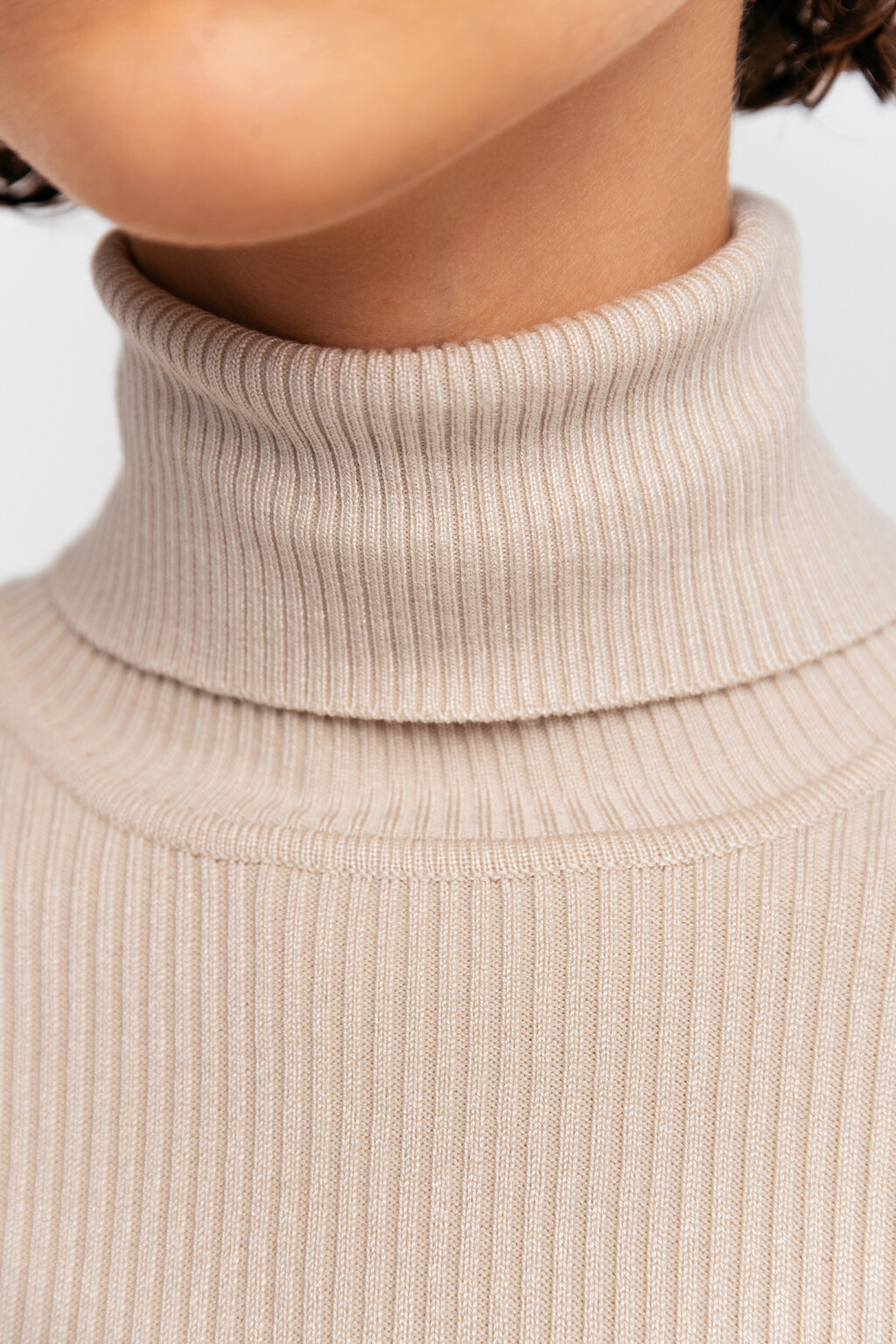 водолазка вязаная в рубчик - цвет бежевый - 3