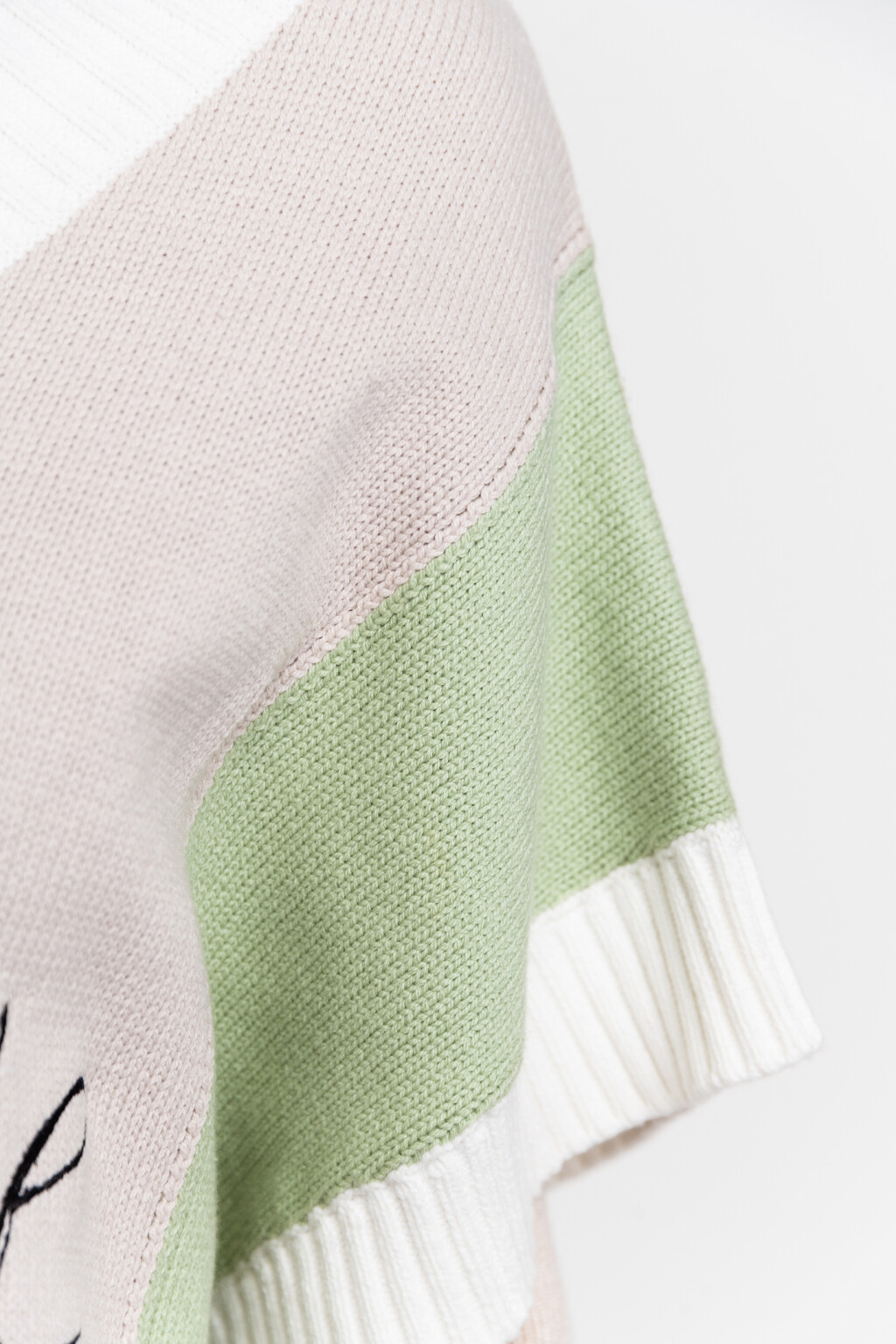 Жилет вязаный с вышивкой - цвет мультиколор - 5