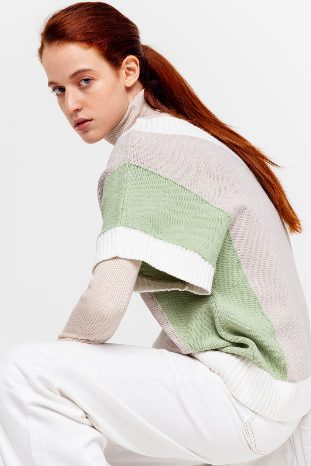 Жилет вязаный с вышивкой - цвет мультиколор - 6