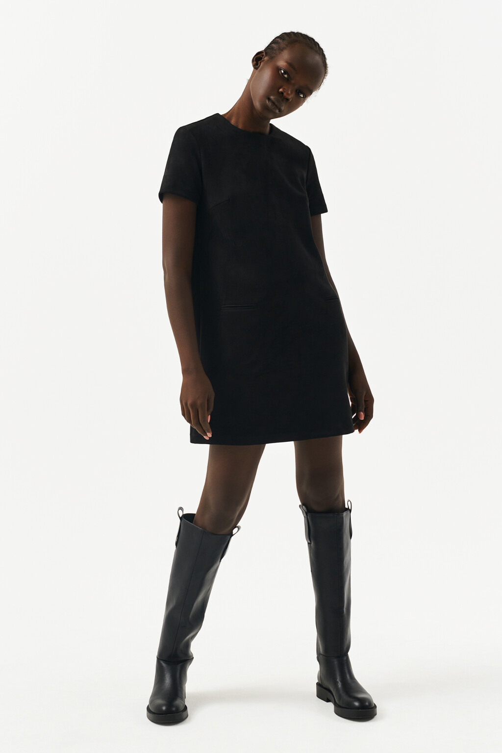 Платье-футболка из искусственной замши - цвет черный - 4