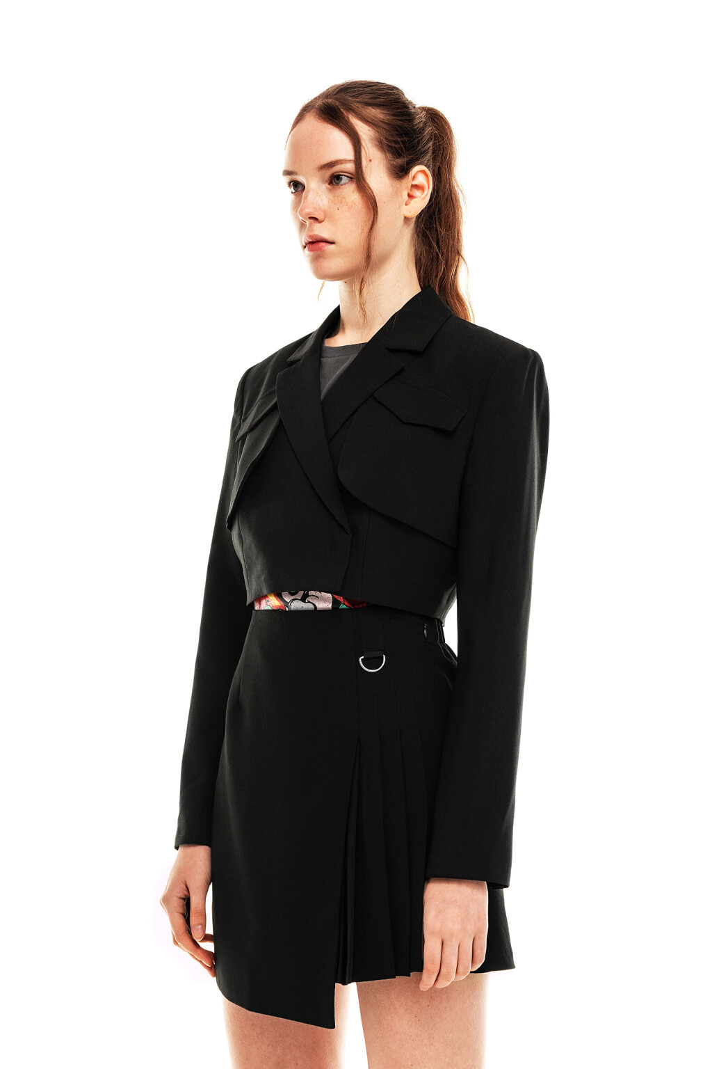 Пиджак укороченный с нагрудными карманами - цвет черный - 3