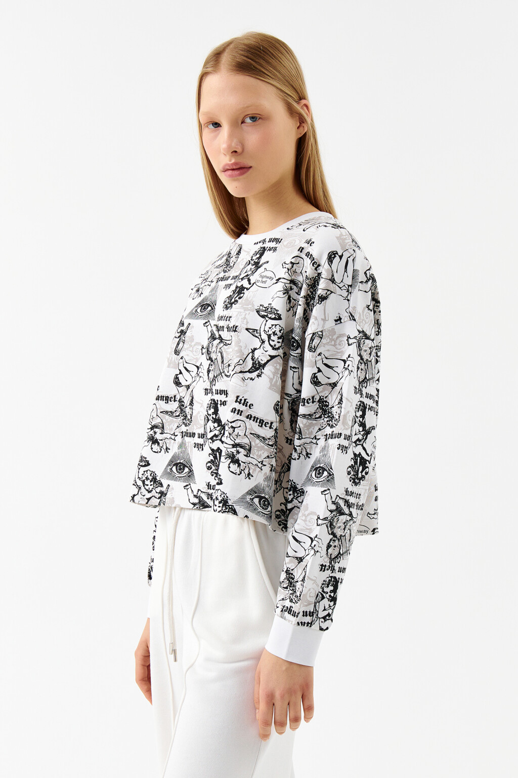 Свитшот укороченный с принтом - цвет белый - 3