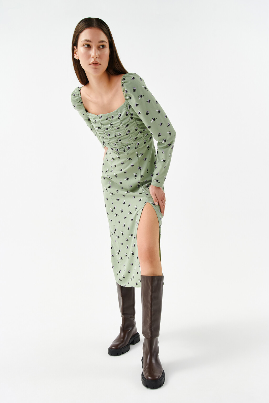 Платье миди с присборенным лифом - цвет зеленый - 7