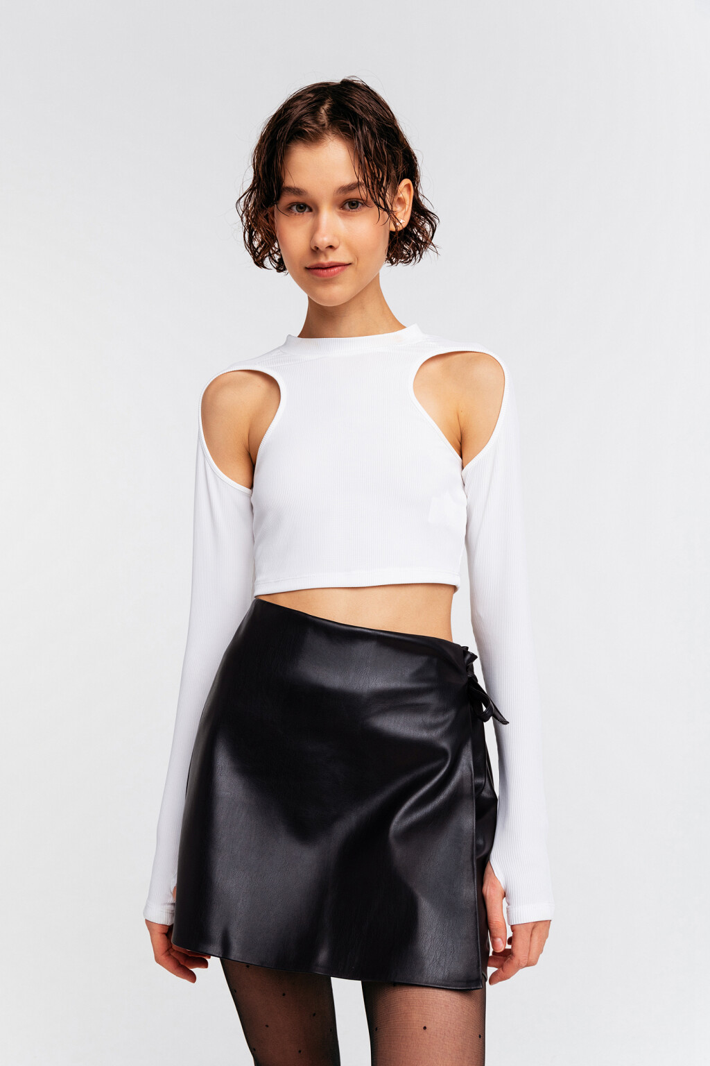 Юбка-шорты из искусственной кожи - цвет черный - 6