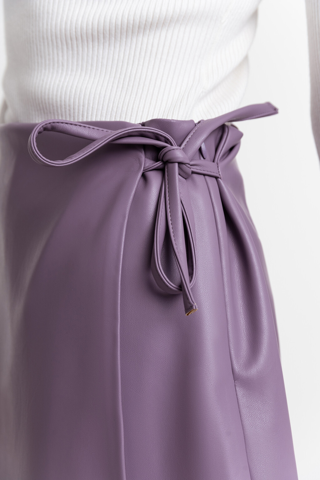 Юбка-шорты из искусственной кожи - цвет сиреневый - 4
